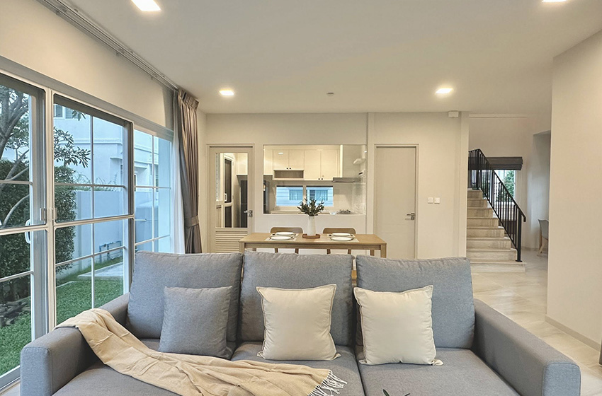 House with Shared Pool in Bangnatrad 